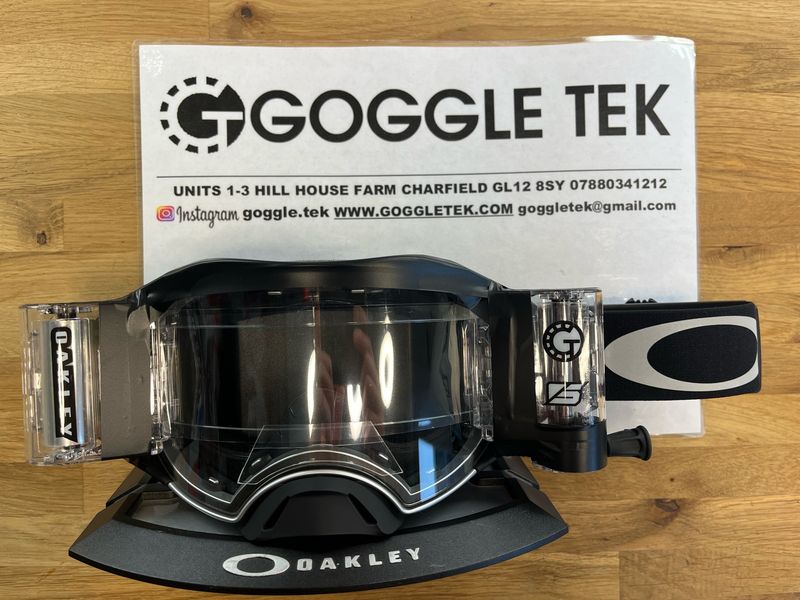 2024 Oakley Airbrake Gunmetal Goggle plus Goggletek 48mm roll off system (clear lens)