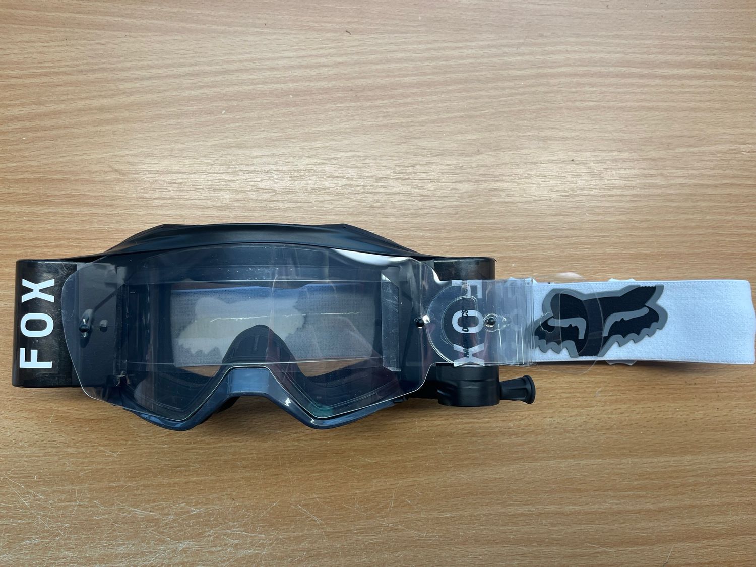 Second Hand Ex GP prepped Fox Vue goggle plus Goggletek 48mm roll off system with 7 laminated tear offs (clear lens)