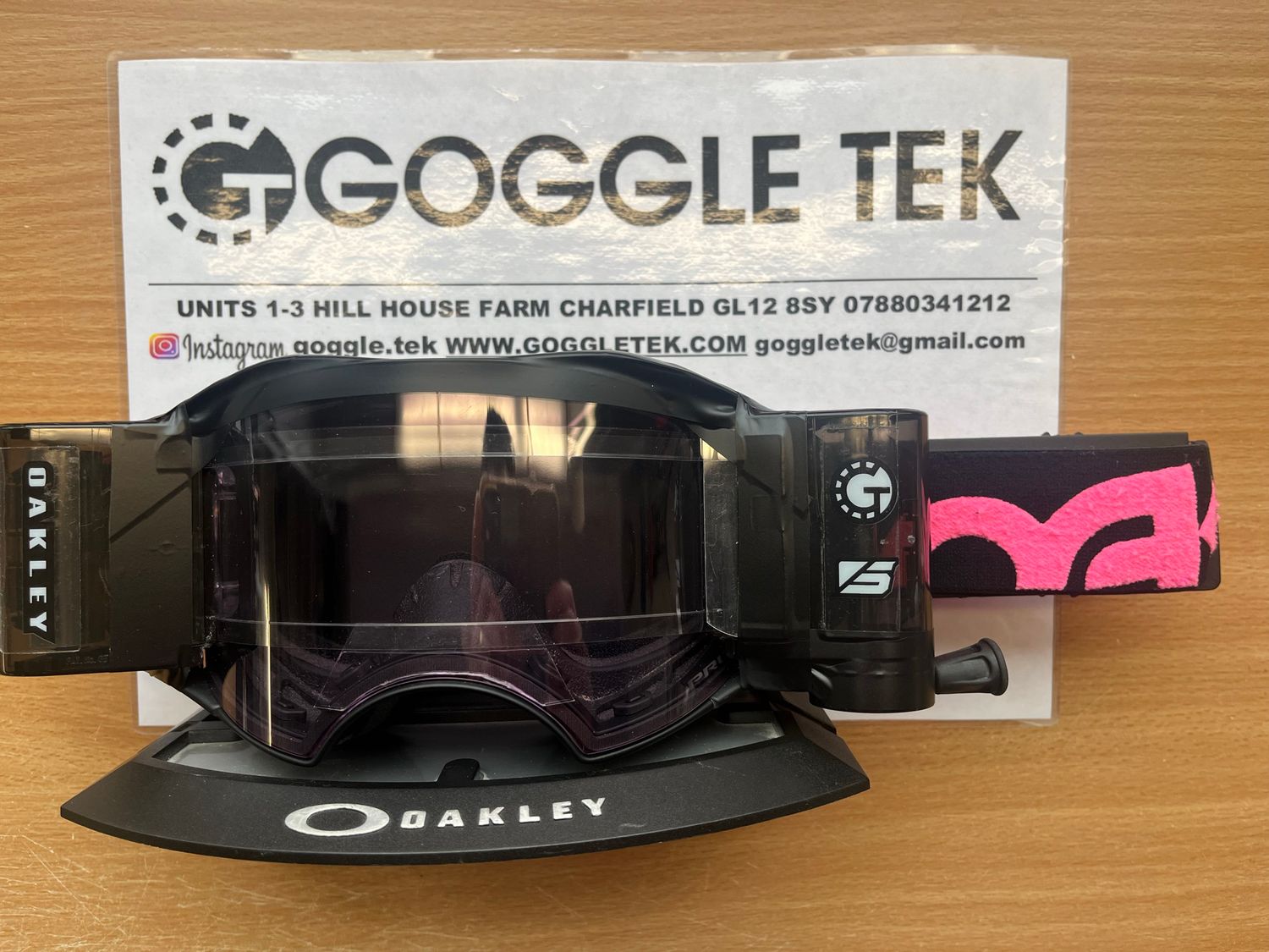 Second Hand Oakley Airbrake Goggle plus Goggletek 48mm roll off system (new Prizm Low Light lens)
