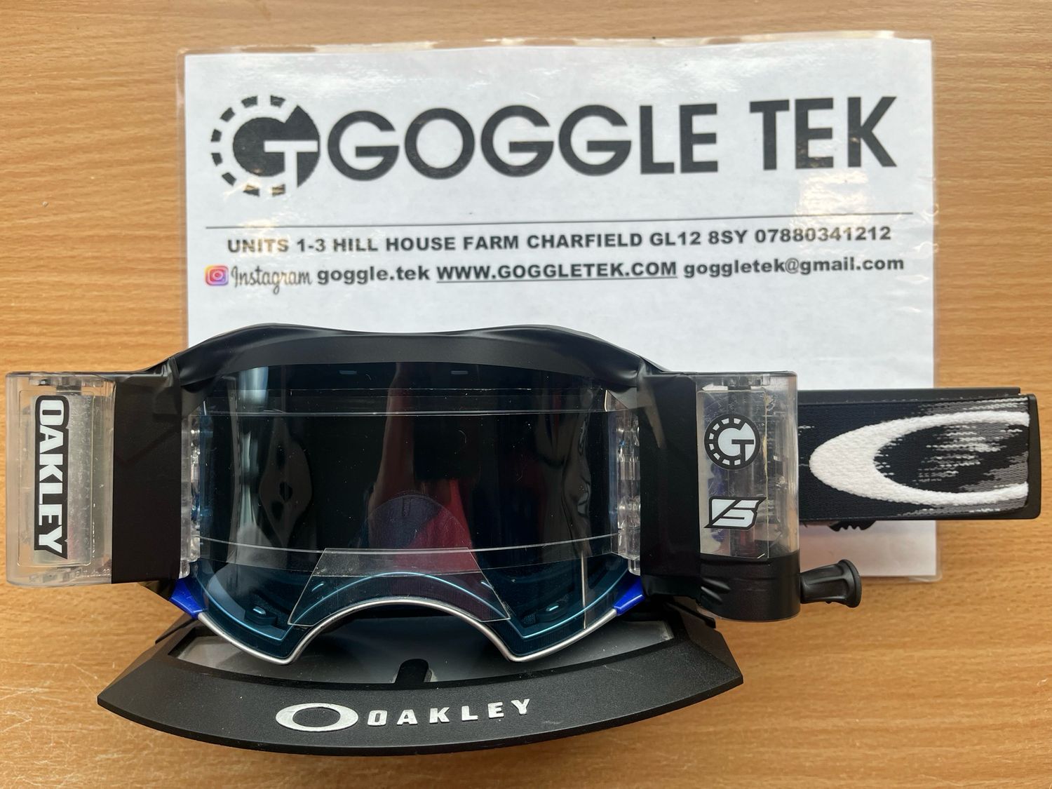 Second Hand Oakley Airbrake Goggle plus Goggletek 48mm roll off system (blue lens)