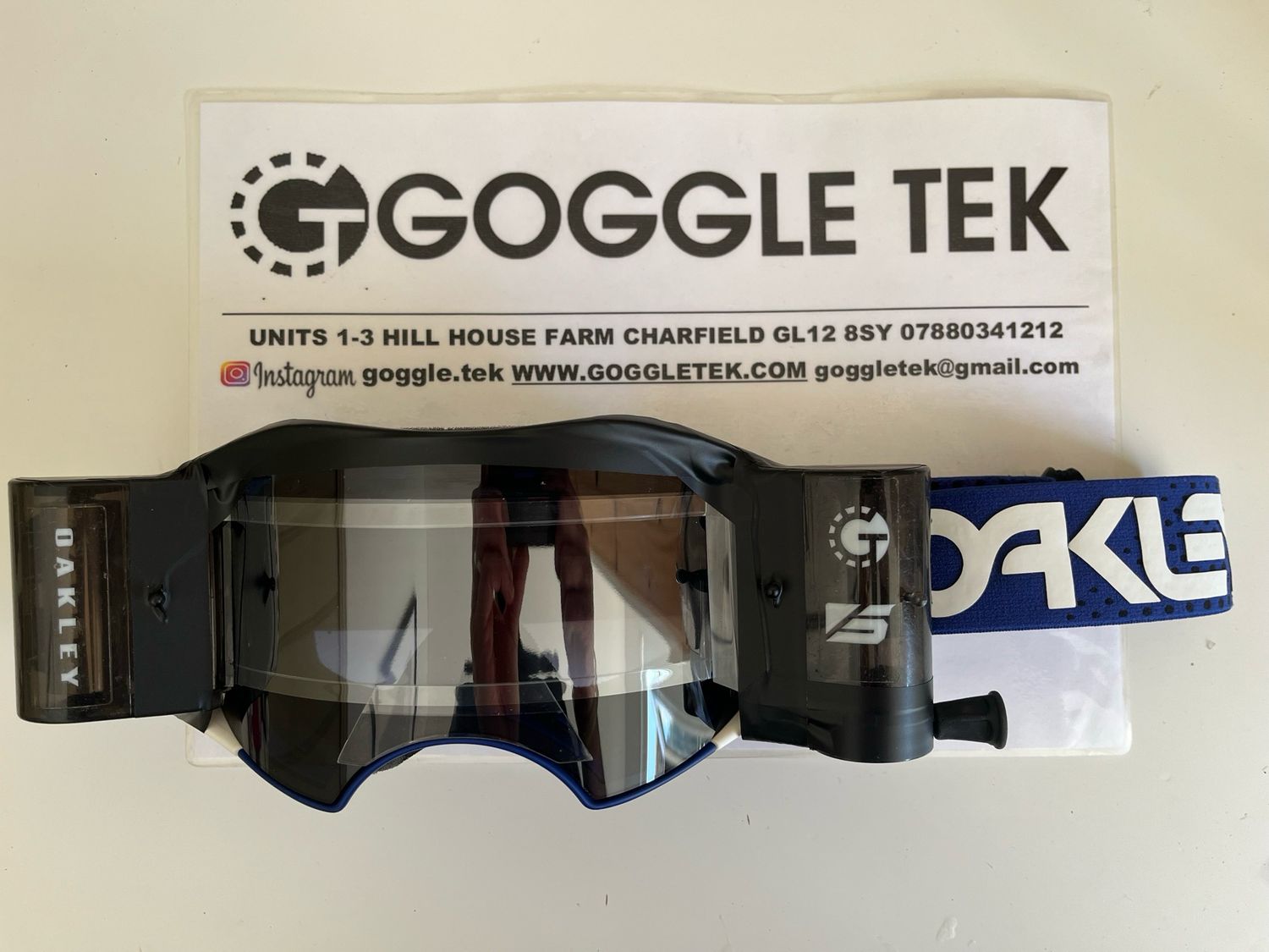 Second Hand Oakley Airbrake Goggle plus Goggletek 48mm roll off system (new Smoked lens)