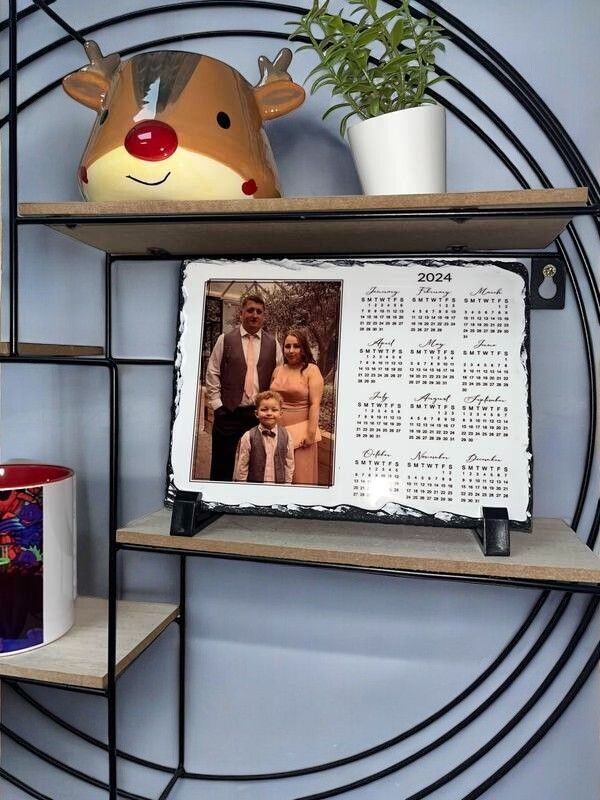 2025 Calendar: Medium Photo Slate