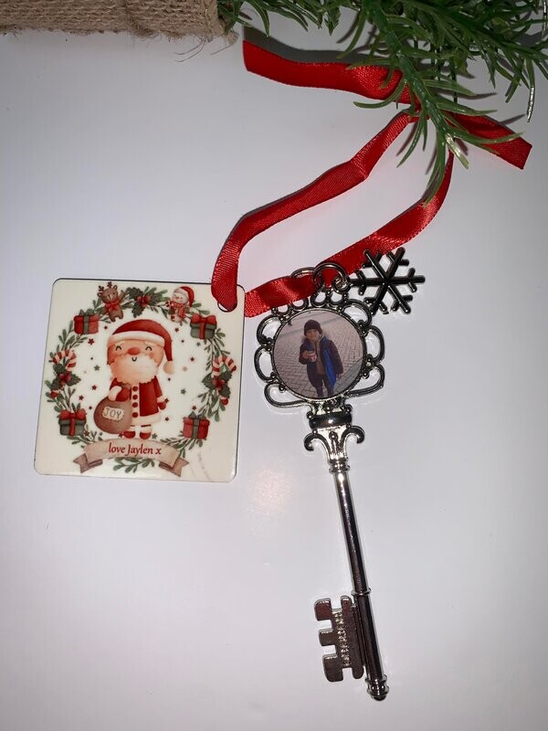 Personalised Photo Santa Key – Christmas Pre-Order