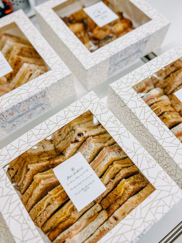 Caja 16 mini sandwiches