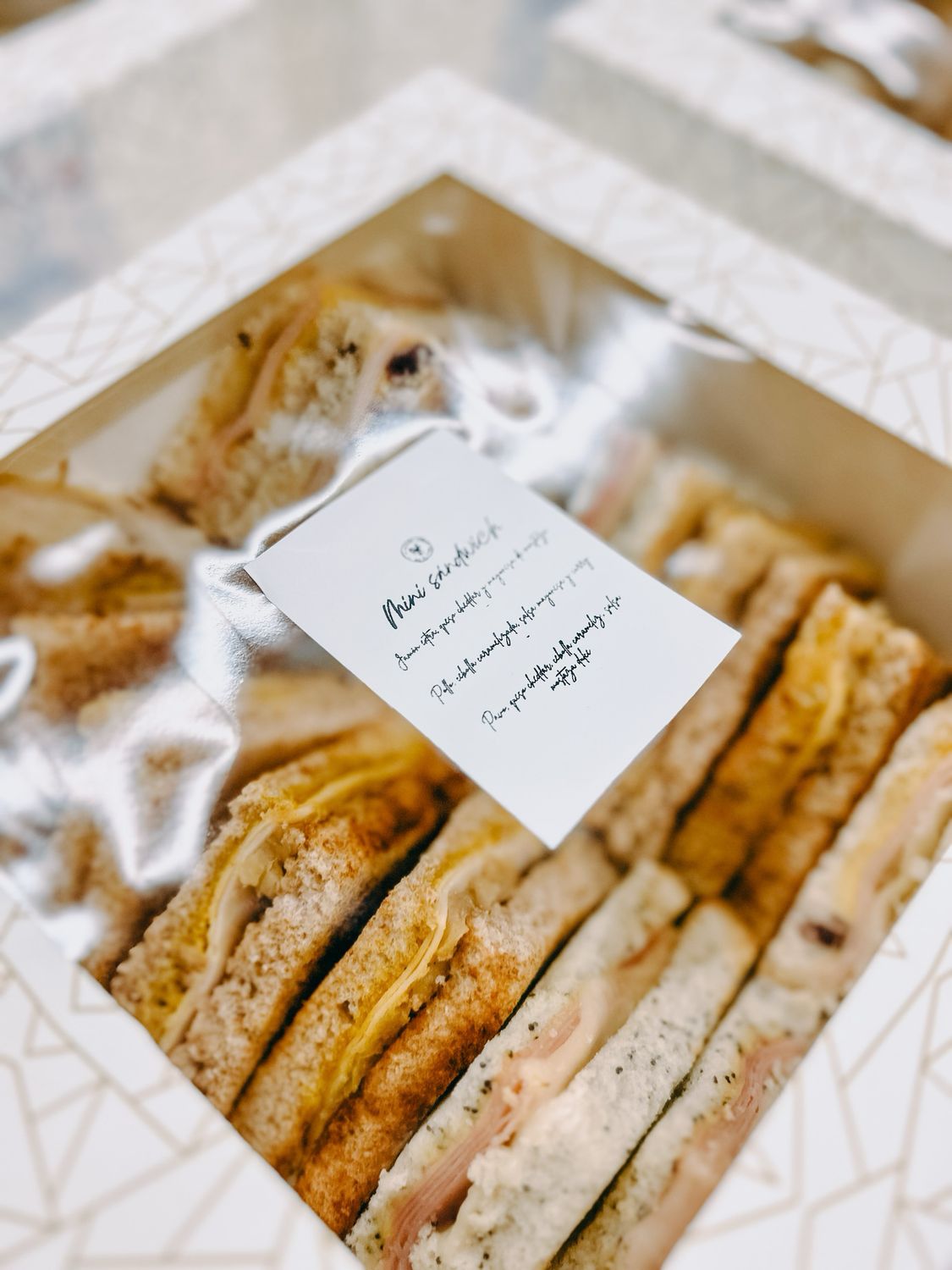 Caja 16 mini sandwiches