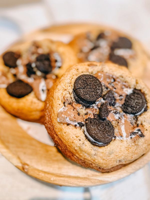 Crumbl Cookie Milka Oreo