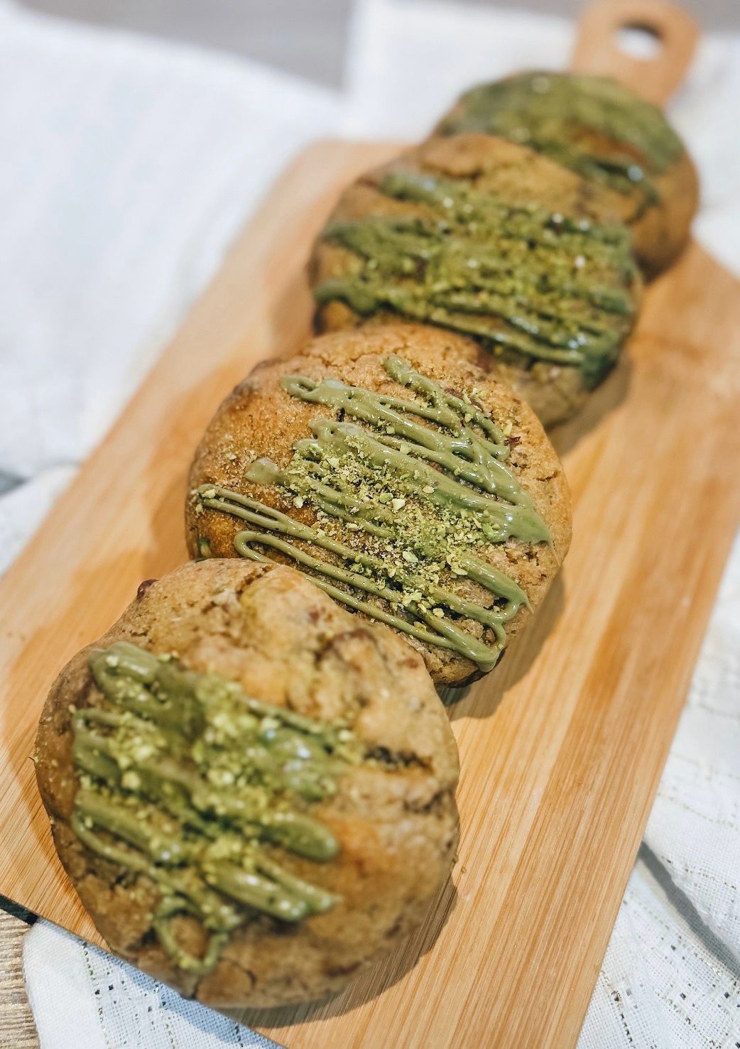 Crumbl Cookie chocolate y pistacho