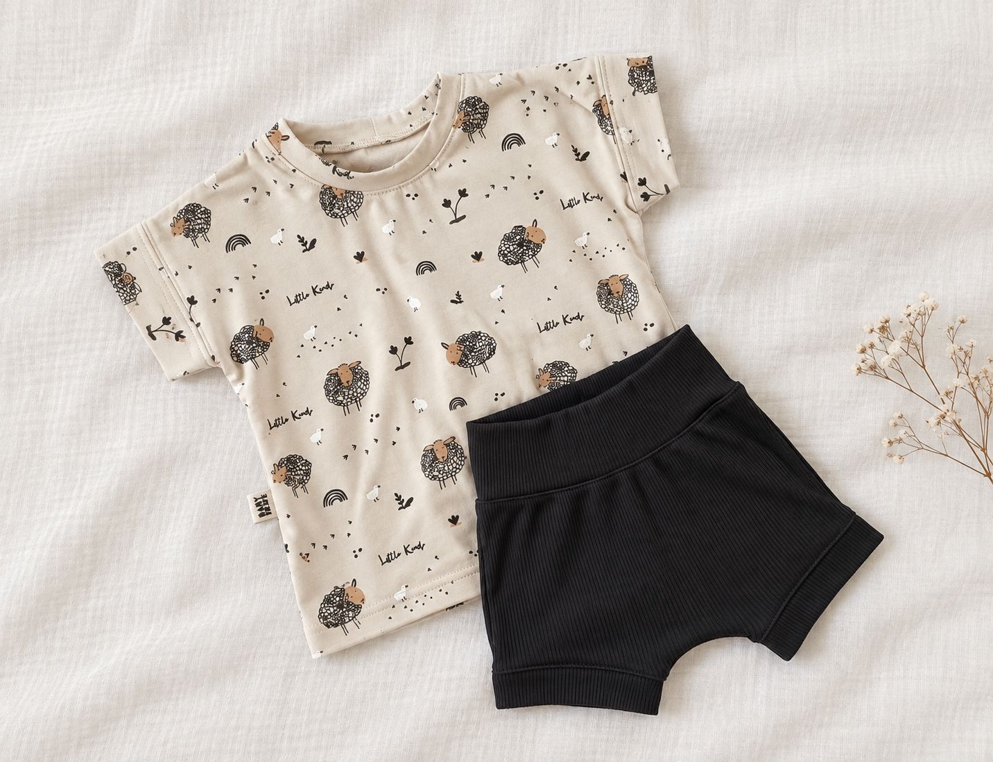 2-Piece T-Shirt/Shorts - Little Sheep