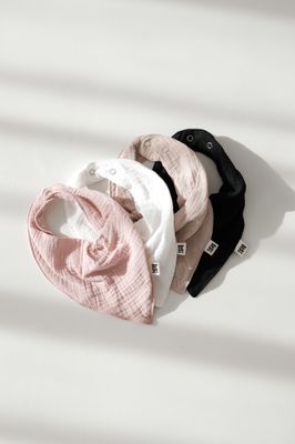 4 Pack Muslin Bibs