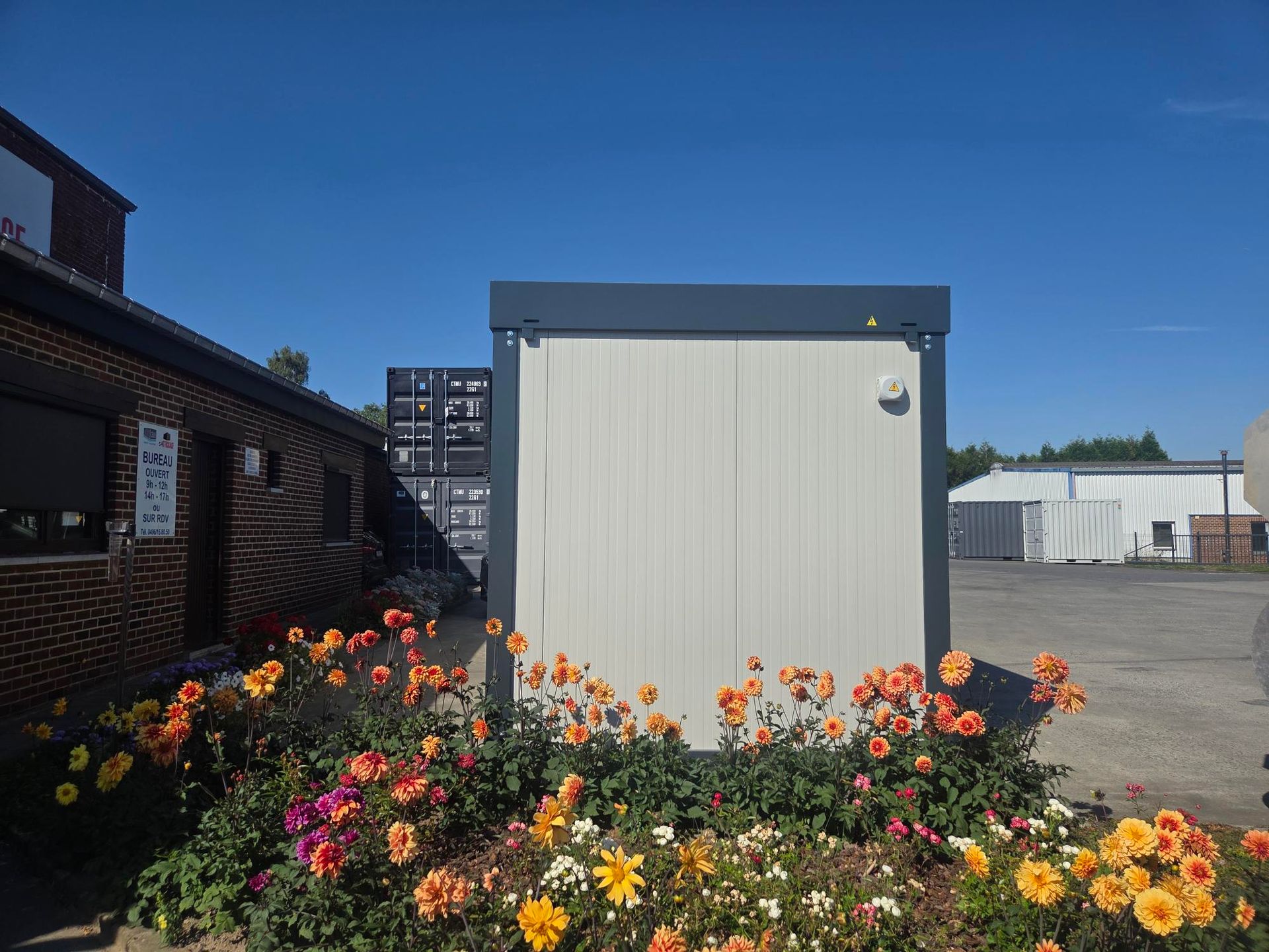 Bureau 6.09 x 2.42m avec barreaux