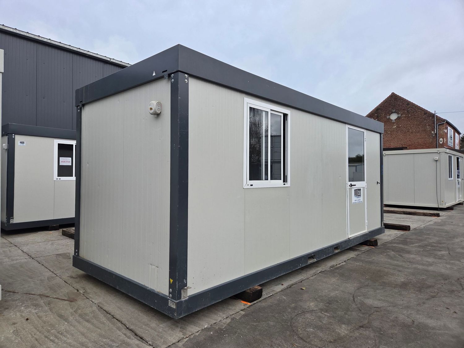 Bureau 6.09 x 2.42m occasion n°492 Bureau 6.09 x 2.42m occasion n°492