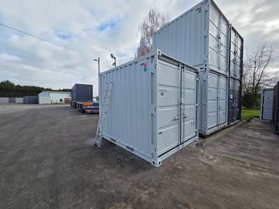 Stockage 10' avec protège-cadenas RAL 7035 - ARRIVAGE MAI Stockage 10' avec protège-cadenas RAL 7035 - ARRIVAGE MAI