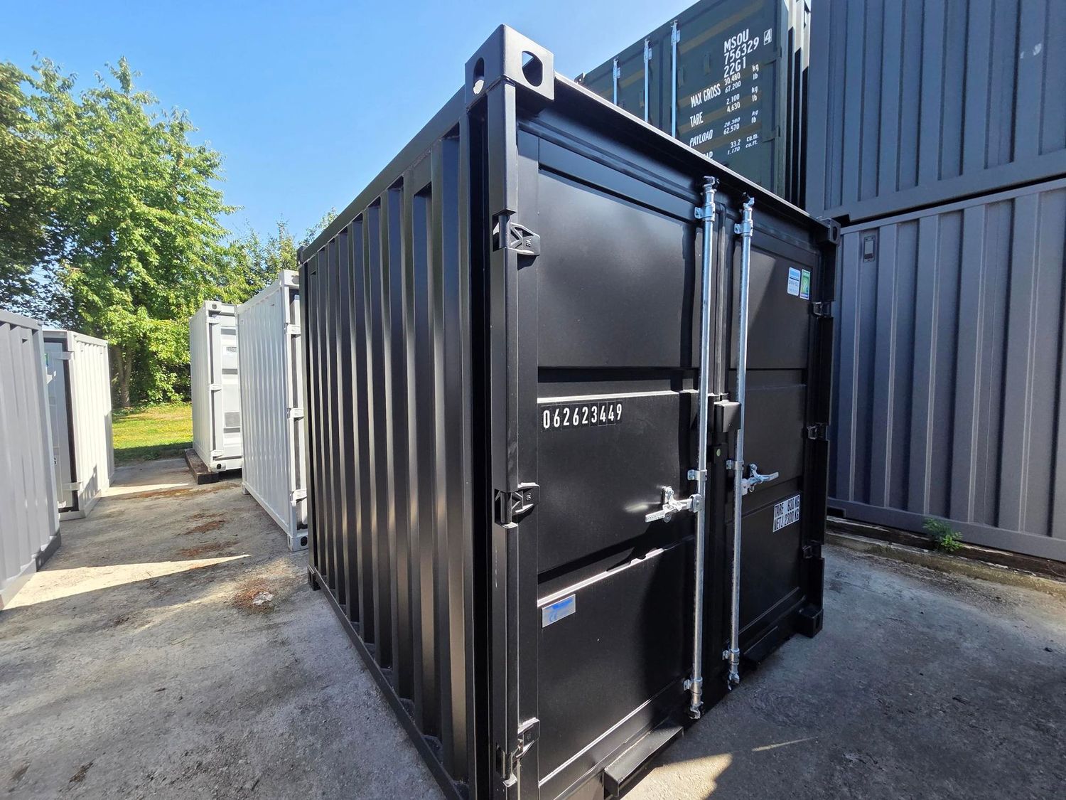 Stockage 8' avec protège-cadenas - NOIR 9005 Stockage 8' avec protège-cadenas - NOIR 9005