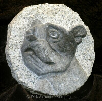 Relief Hund Granit