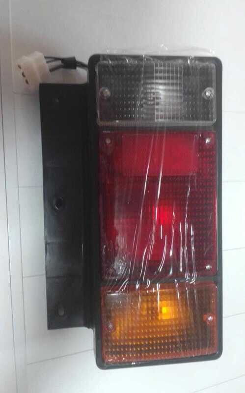 FAROL TRAS ISUZU NPR 93/00 RH 
8-94257-419-0