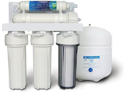 RO 102-A water filtering system