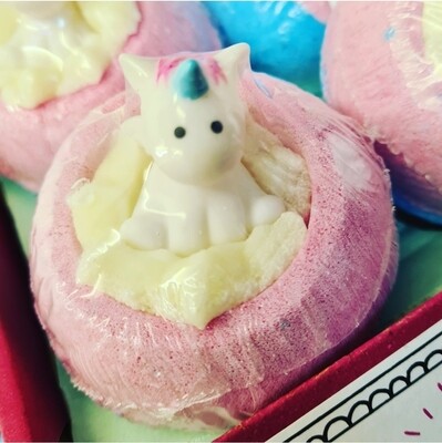 Bath bomb born to be a unicorn