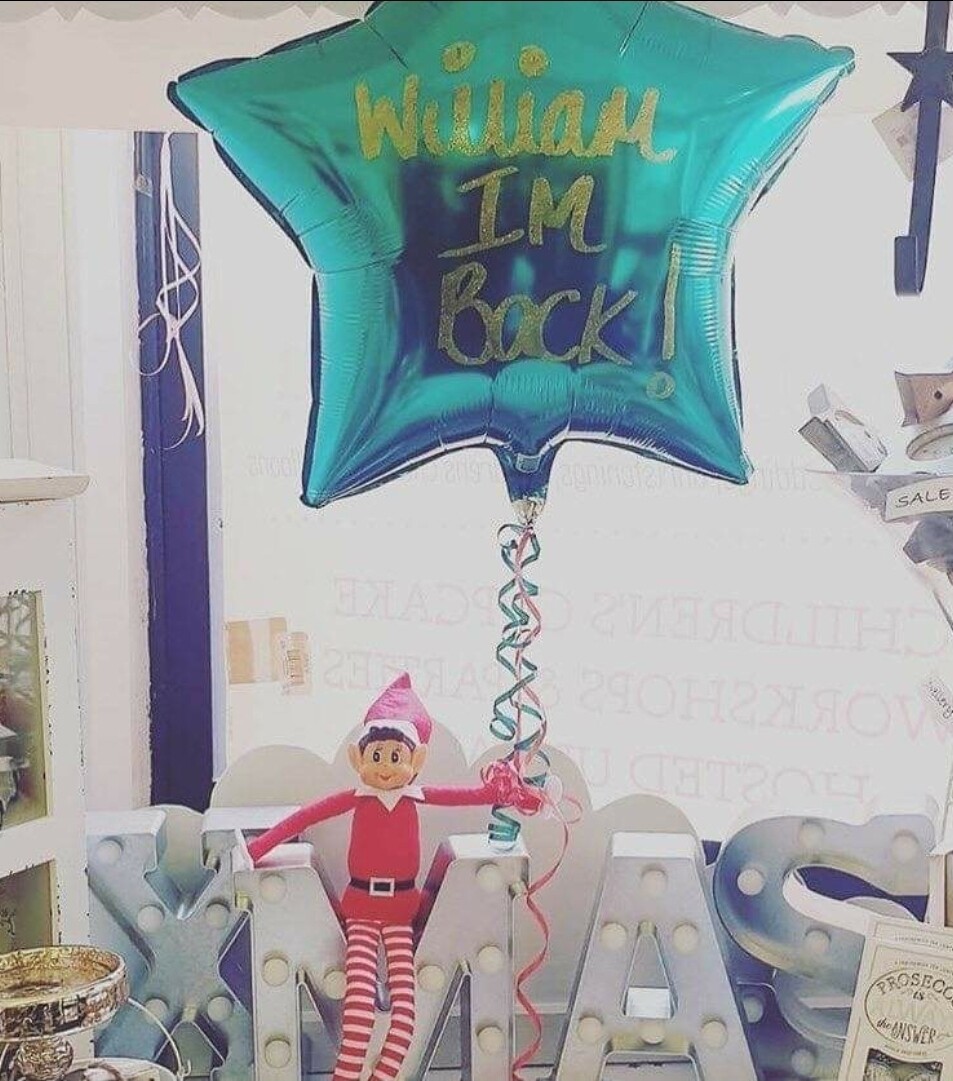 Elf and personalised star balloon