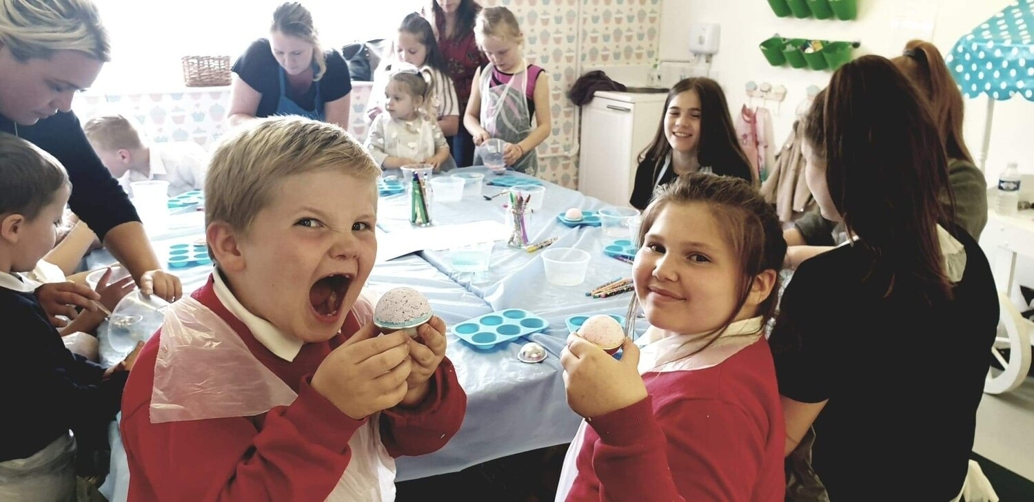 🥳  BATH BOMB Making party £13.95pp