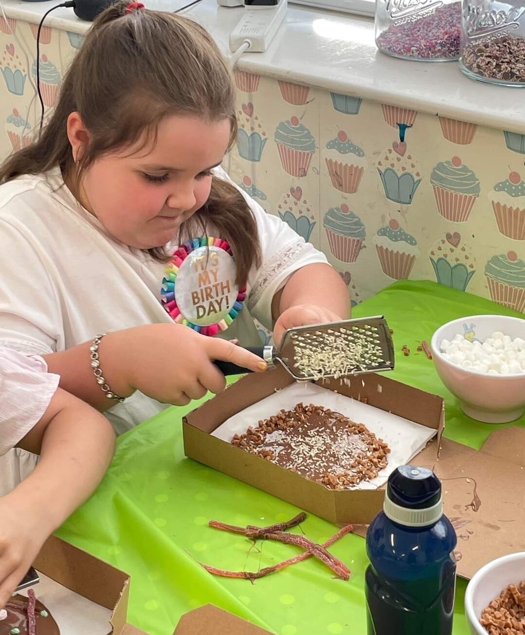 🥳  CHOCOLATE PIZZA making party £14.95pp