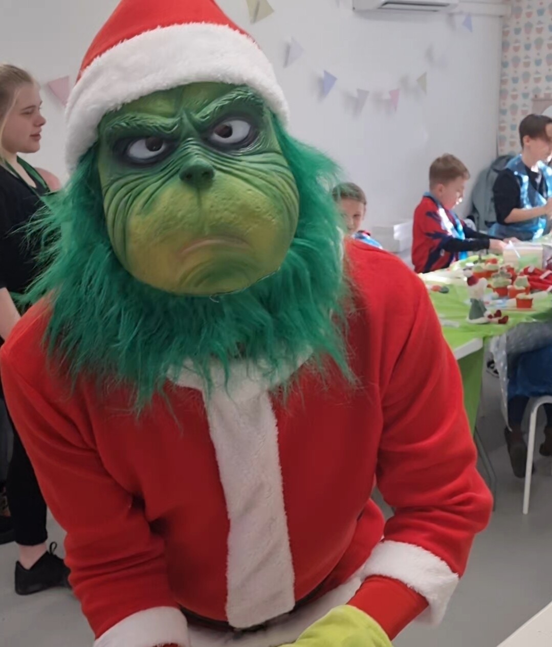 GRINCH CUPCAKE class  £5 deposit (£13.95pp) 