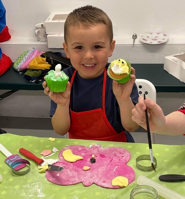 Easter cupcake decorating workshops &amp; lunch £13.95