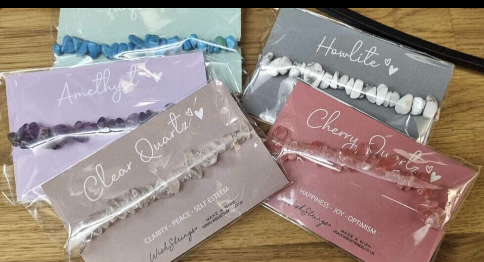 CLEAR QUARTZ - Gemstone Chip Bracelet