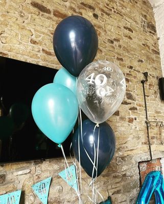 1 x Bunch 5 or more latex balloons