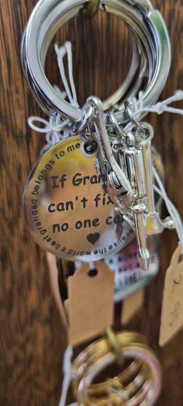 Grandad can fix it Keyring