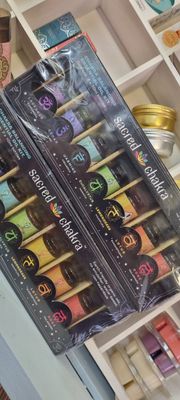 Sacted chakra balancing essential oil kit