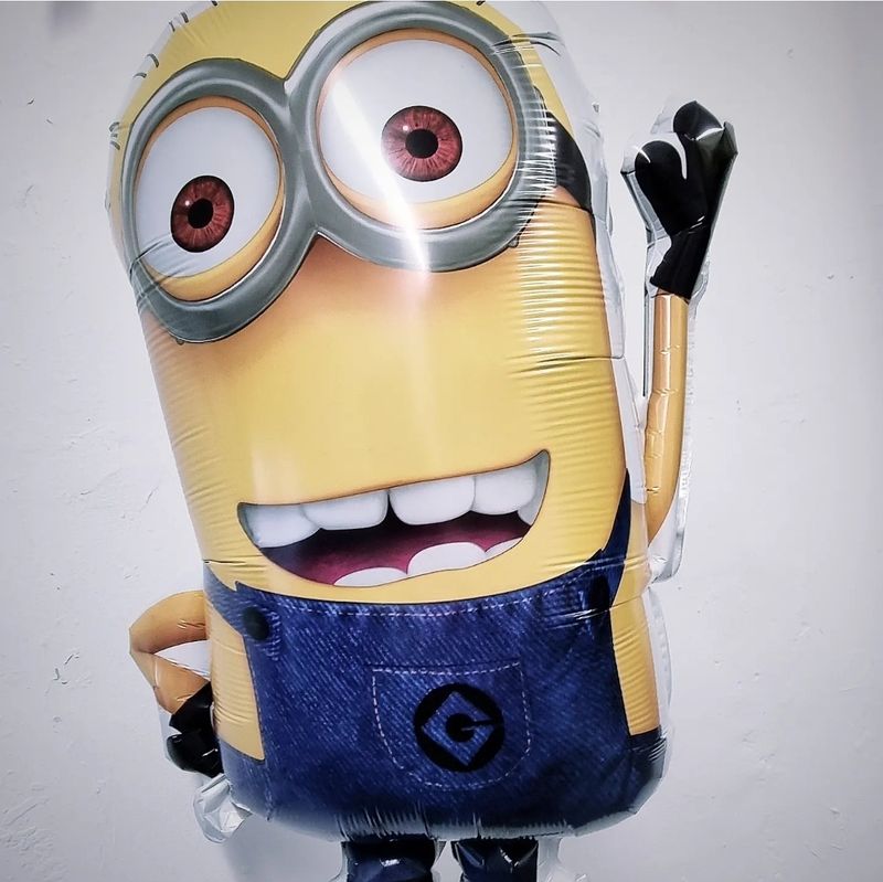 Large minion balloon 
