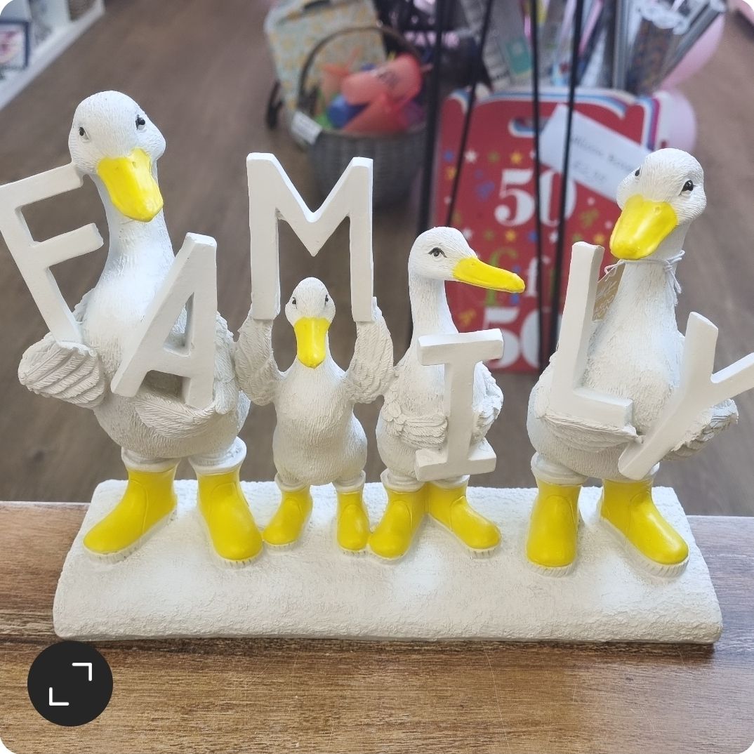 Duck family ornament 