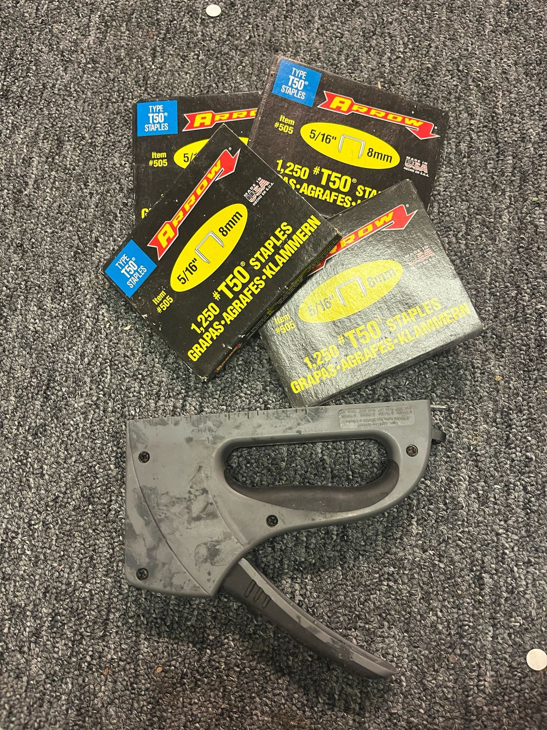 Staple Gun And Staplers