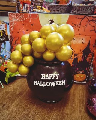 Halloween .. 30" cauldron balloon 