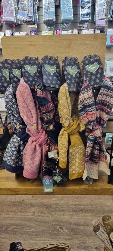 Scandi scarf navy/red