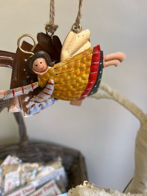 Metal angel hanging decoration