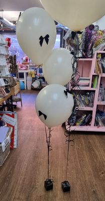Bunch of bows balloons x 3