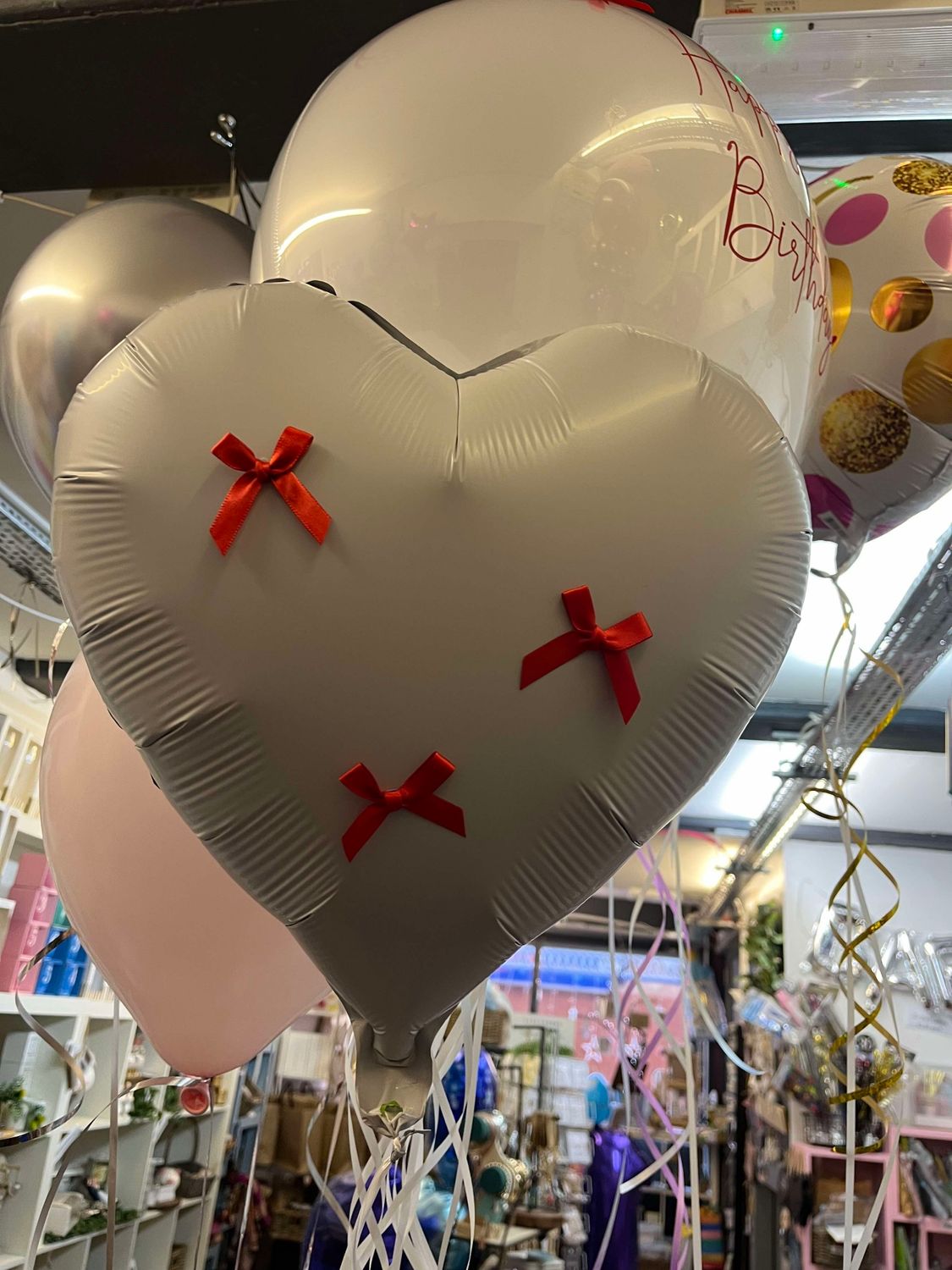 Heart balloon &amp; bows 