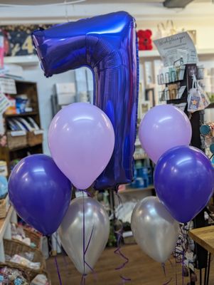 Foil number balloon &amp; 2 bunches 