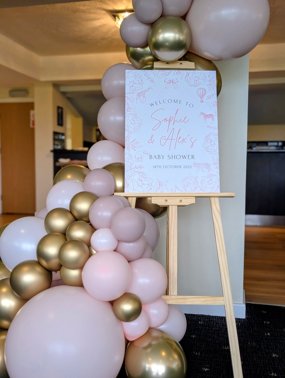 Easle board, personalised poster &amp; large balloon display 