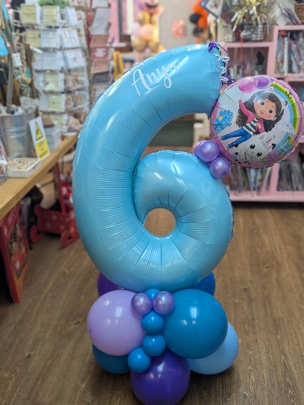 Gabby&#39;s doll house Balloon column any age 