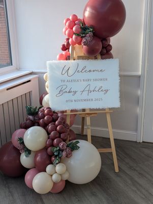 Easel board, personalised poster &amp; large balloon display