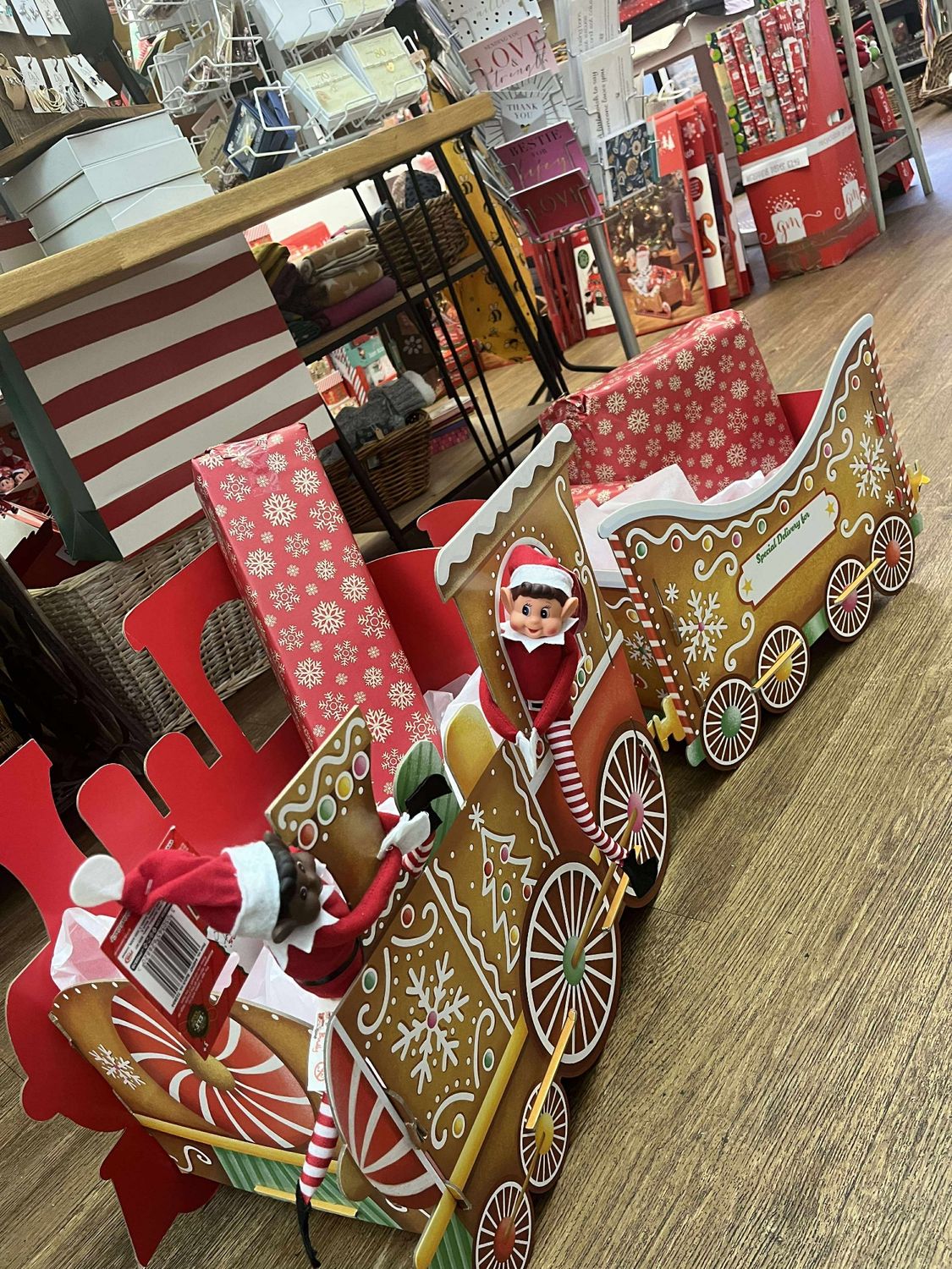 Christmas Train - Gingerbread Or Red