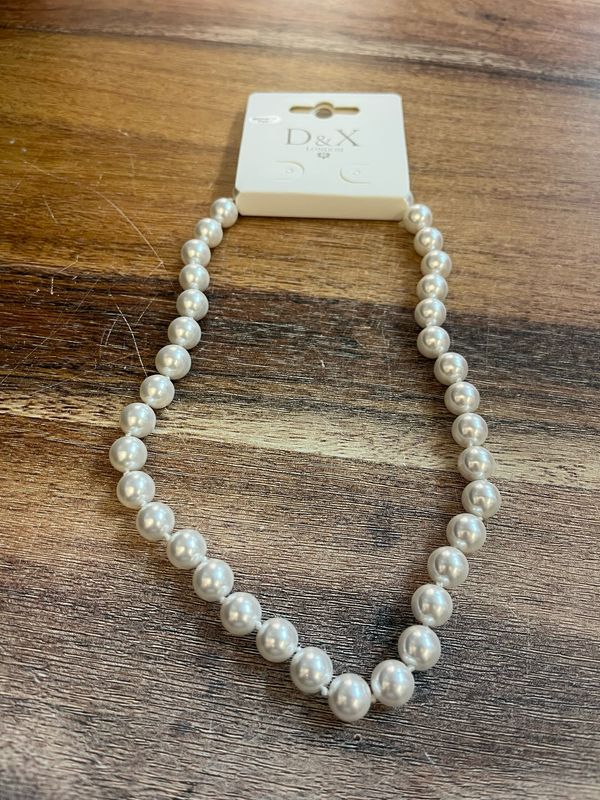 Stunning Pearl Short Necklace