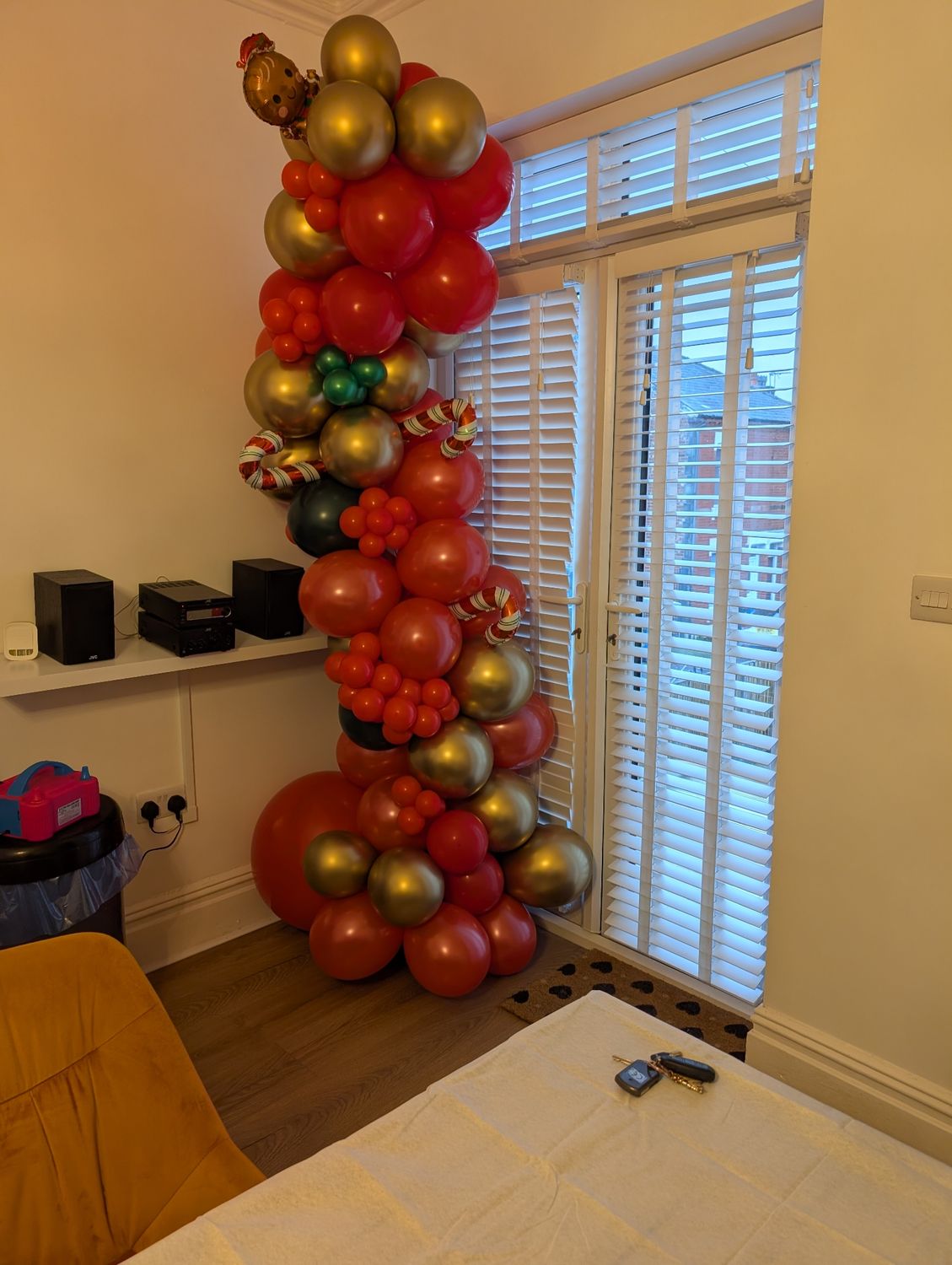 Christmas balloon half arch 