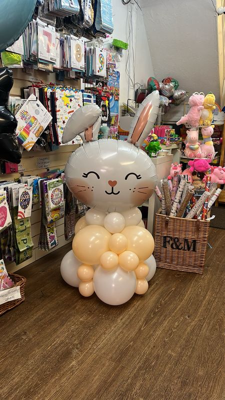 Bunny Balloon Tower 