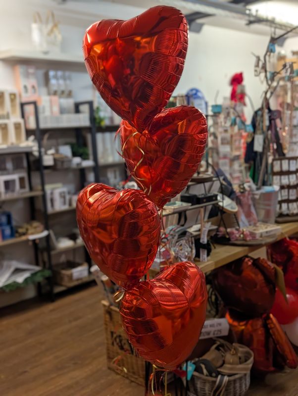 Bunch of 4 Love Heart balloons 