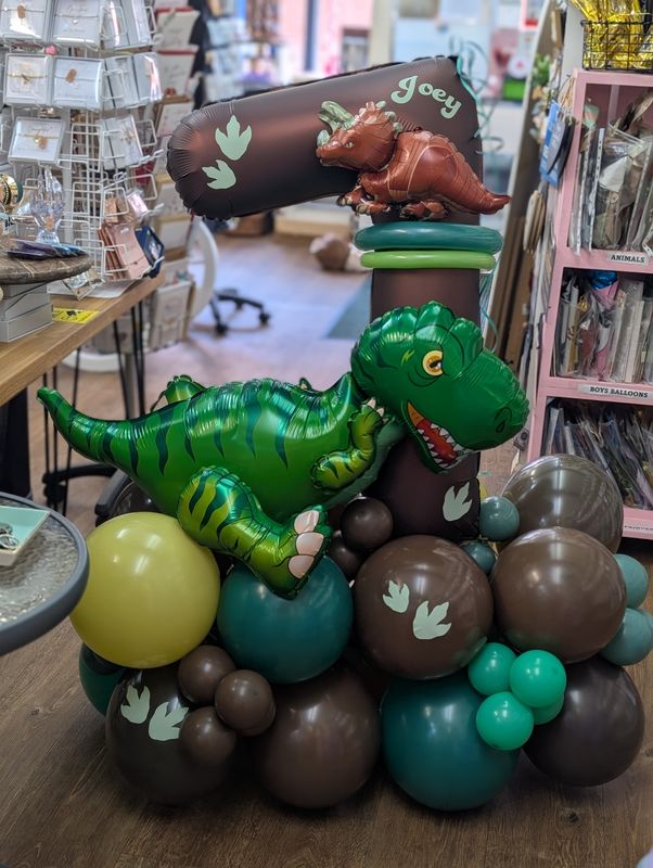 Dinosaur large number balloon display 