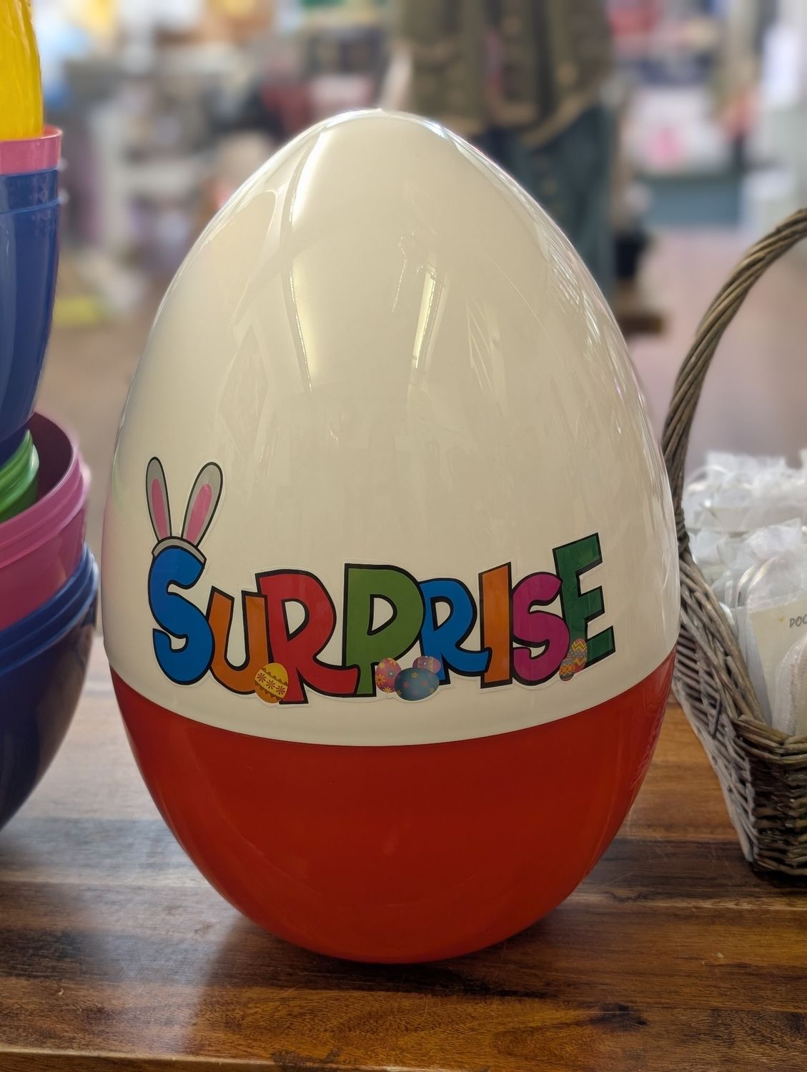 Easter kinder fillable plastic Easter egg 