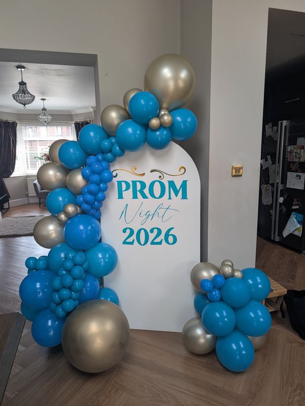 Sailboard hire including personalised text &amp; Balloons